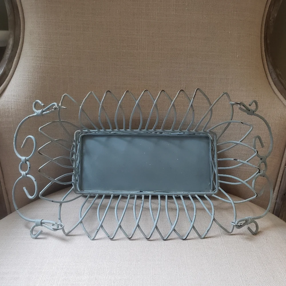 Vintage Light Blue Wire Basket - Picture 4 of 9